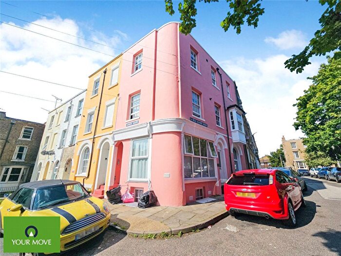 1 Bedroom Flat To Rent In Camden Square, Ramsgate, Kent, CT11