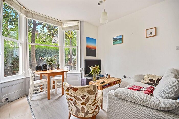 1 Bedroom Flat To Rent In Godolphin Road, London, W12