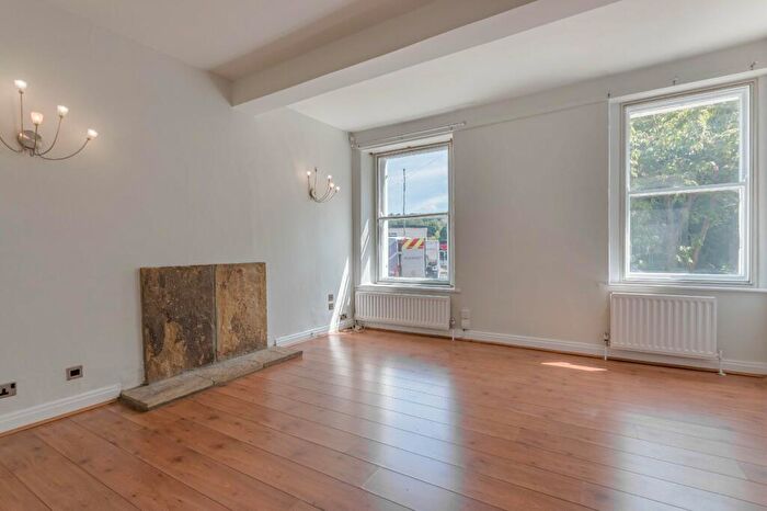 2 Bedroom Flat For Sale In Old Main Street, Bingley, West Yorkshire, BD16