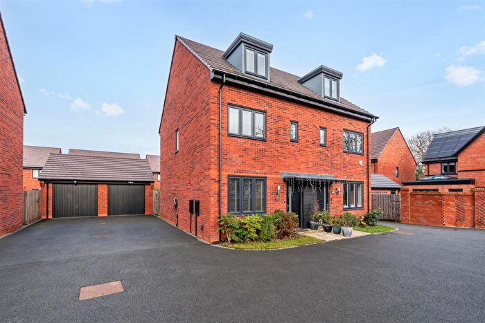 3 Bedroom Semi-Detached House To Rent In Ken Wilkinson Drive, Shirley, B90