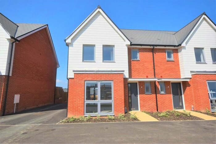 3 Bedroom Semi-Detached House To Rent In Foxglove Avenue, Bexhill-On-Sea, TN40