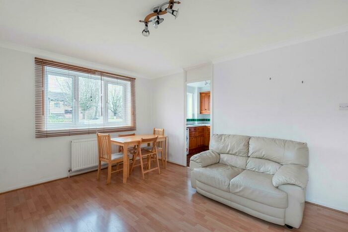 2 Bedroom Flat To Rent In Cambridge Gardens, Muswell Hill, N10
