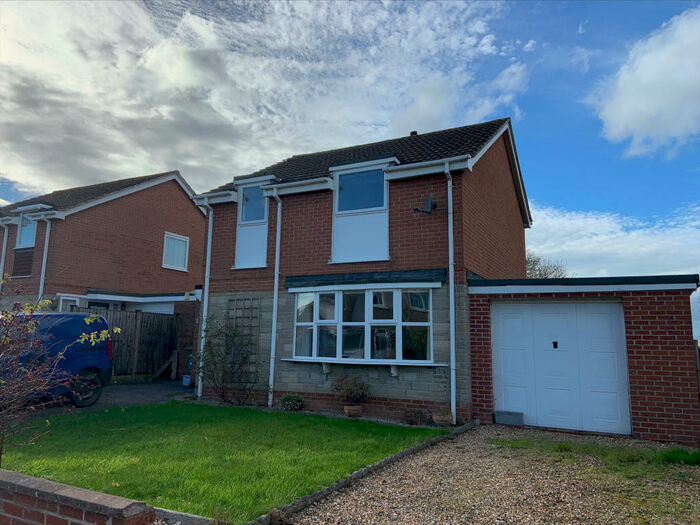 3 Bedroom House To Rent In Street, BA16