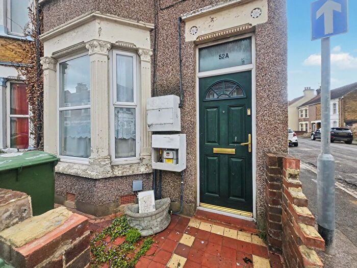 2 Bedroom Flat To Rent In Alexandra Road, Sheerness, ME12