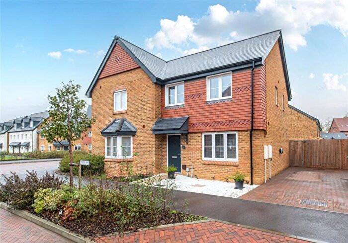 3 Bedroom Semi Detached House For Sale In Wisley Road, Langley, Maidstone, Kent, ME17