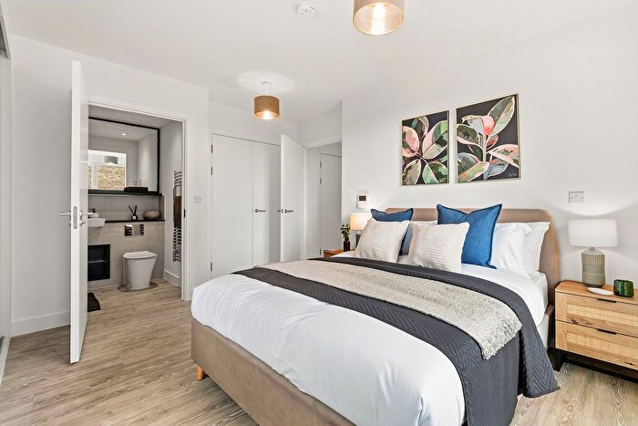 2 Bedroom Flat To Rent In Boyle Court, Lampton Parkside, Hounslow, TW3