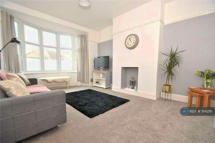 1 Bedroom Flat To Rent In Glenhurst Road, Southend-On-Sea, SS2