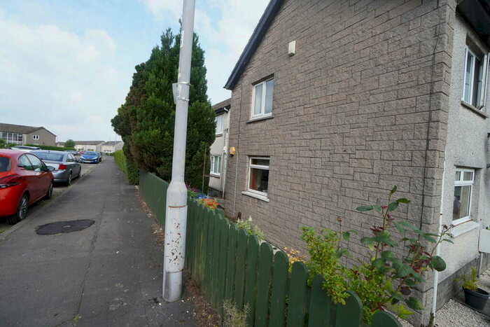 1 Bedroom Flat To Rent In Alloway Drive, Kirkintilloch, G66