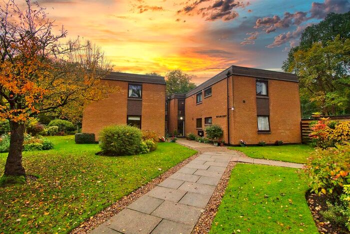 2 Bedroom Flat For Sale In Hadrian Way, Sandiway, Northwich CW8