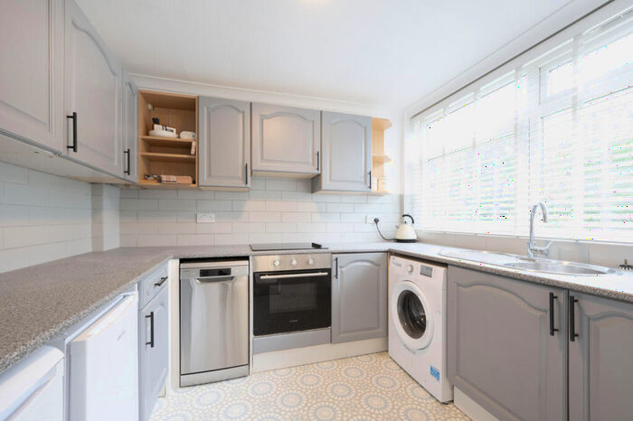2 Bedroom Apartment To Rent In Trafalgar Drive, Walton-On-Thames, Surrey, KT12