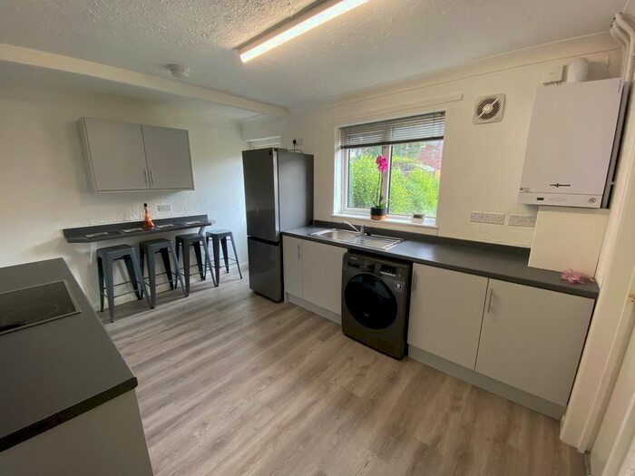 6 Bedroom Semi-Detached House To Rent In Leng Crescent, Norwich, NR4