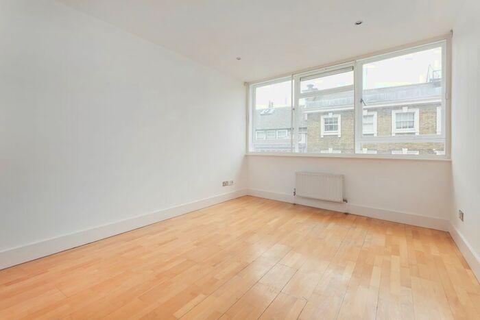 3 Bedroom Flat To Rent In Garrick House, St Martin's Lane, Covent Garden, WC2N
