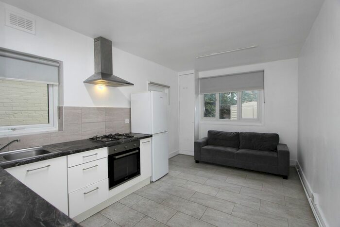 2 Bedroom Flat To Rent In Philip Lane, London, N15