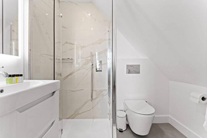 1 Bedroom Flat To Rent In St Petersburgh Place, Bayswater, London, W2