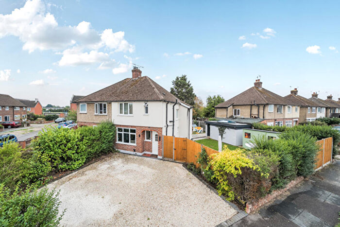 3 Bedroom Semi-Detached House For Sale In Selwood Road, Woking, Surrey, GU22