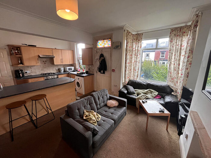 3 Bedroom Terraced House To Rent In St. Anns Avenue, Leeds, West Yorkshire, LS4