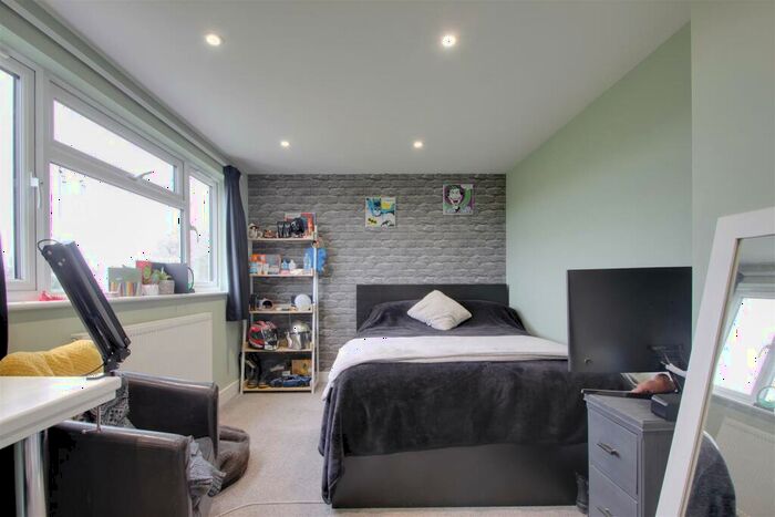 4 Bedroom Detached Bungalow For Sale In Wiston Close, Worthing, BN14