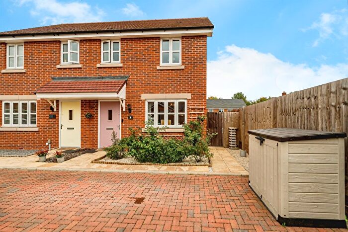 3 Bedroom Semi-Detached House For Sale In King Close, Chalgrove, Oxford, OX44