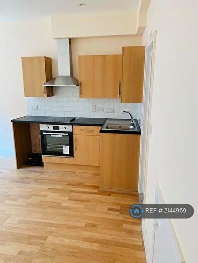 3 Bedroom Flat To Rent In High Street North, Dunstable, LU6