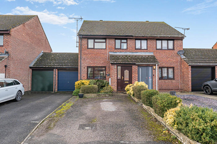 3 Bedroom Semi Detached House For Sale In Billington Way, Thatcham, RG18