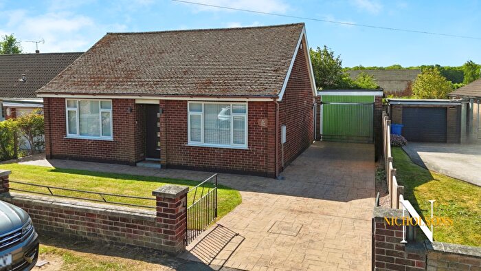 2 Bedroom Detached Bungalow For Sale In Long Lane, Carlton-in-Lindrick, Worksop, Nottinghamshire, S81