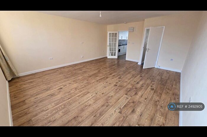 3 Bedroom Maisonette To Rent In Queens Parade, Horsham, RH13