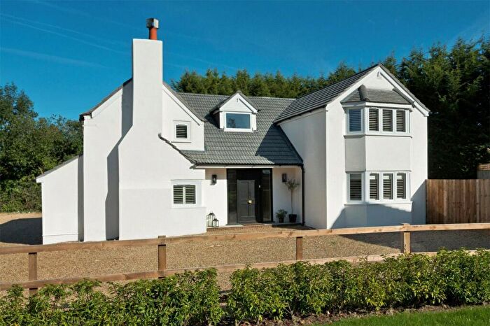 4 Bedroom Detached House For Sale In Oldlands Drive, Ripley, GU23