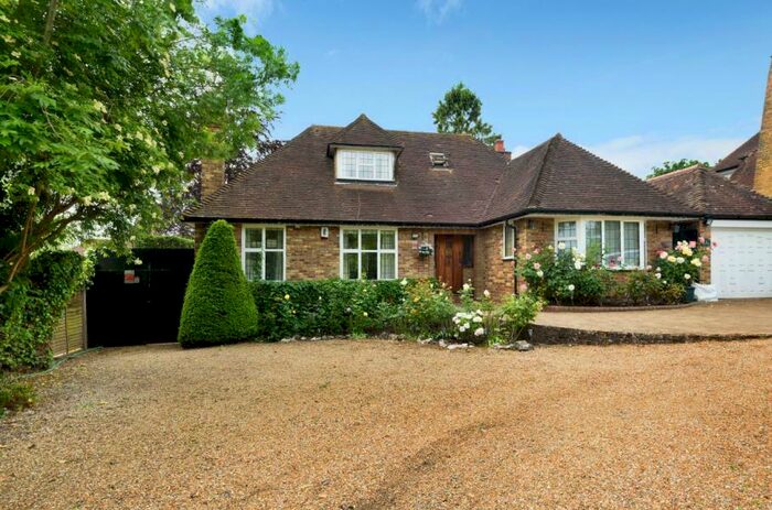 3 Bedroom Bungalow To Rent In Cuckoo Hill Road, HA5