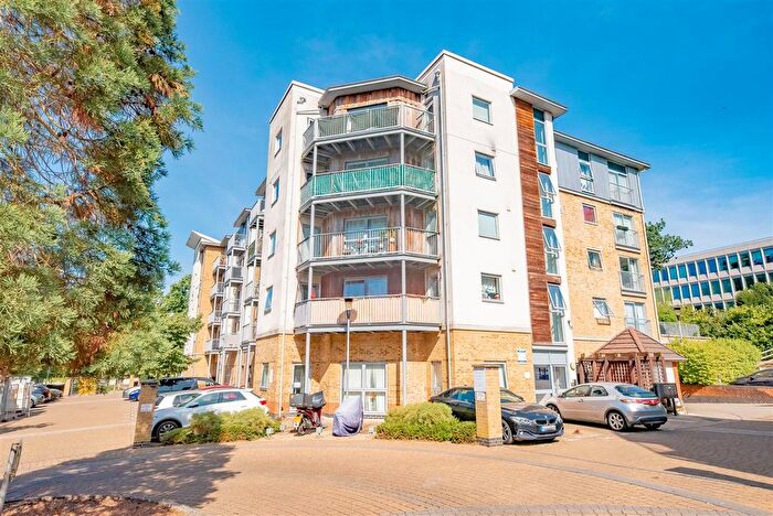 2 Bedroom Flat To Rent In Brand House, Coombe Way, Farnborough, GU14