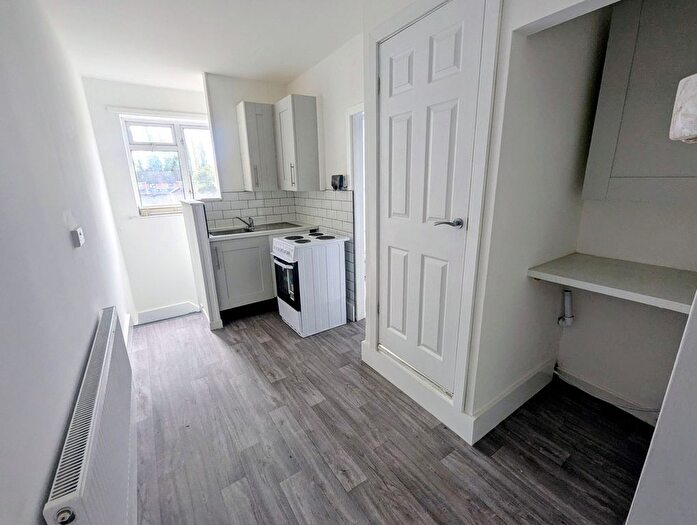 2 Bedroom Flat To Rent In Newhampton Road West, Wolverhampton, WV6