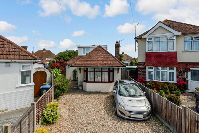 4 Bedroom Detached Bungalow For Sale In Holbrook Drive, Ramsgate, Kent, CT12