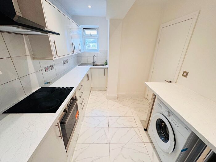2 Bedroom Flat To Rent In Weston Drive, Stanmore, HA7