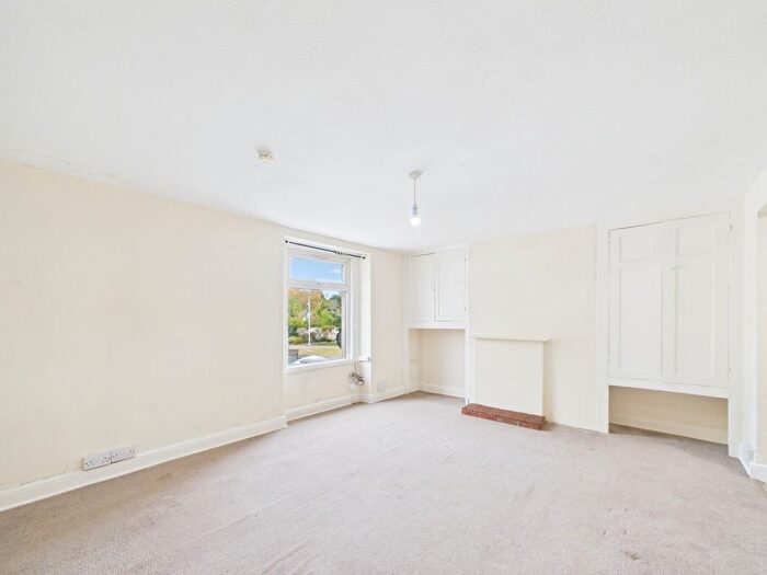 2 Bedroom Flat To Rent In High Street, Stonehouse, GL10