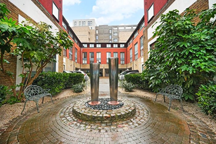 2 Bedroom Flat To Rent In Reservoir Studios, Cable Street, E1W