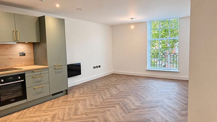 2 Bedroom Flat For Sale In Fountain Court, Steelhouse Lane, Birmingham, West Midlands, B4