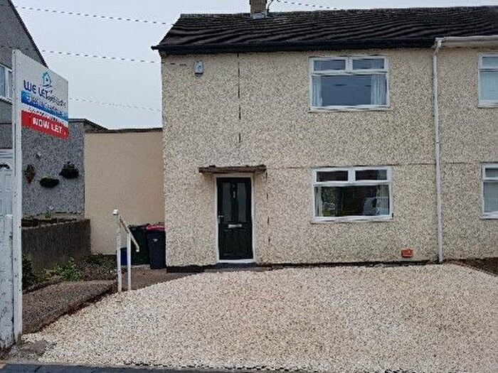 2 Bedroom Semi-Detached House To Rent In Warris Close, Kimberworth Park, Rotherham, S61