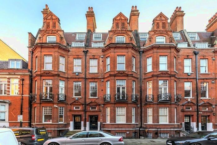 3 Bedroom Flat To Rent In Culford Gardens, Sloane Sqaure, SW3