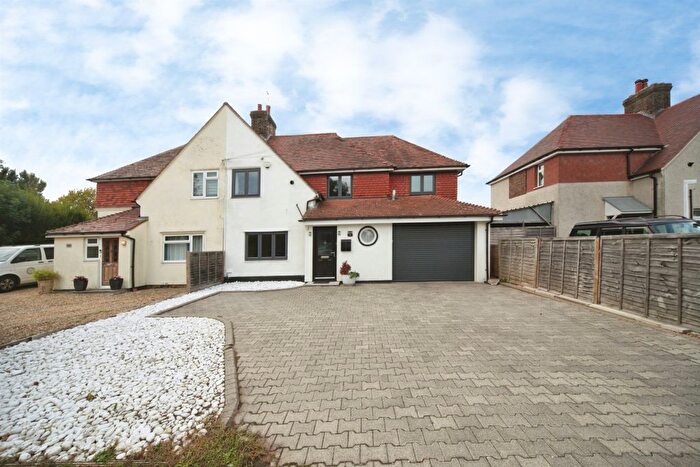 4 Bedroom Semi-Detached House For Sale In Markyate Road, Slip End, Luton, LU1