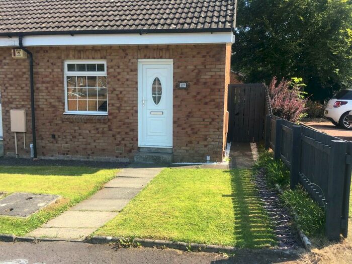 1 Bedroom End Of Terrace House To Rent In Stirling Drive, Glasgow, ML3