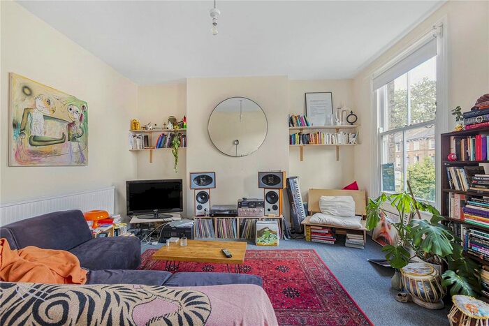 3 Bedroom Flat To Rent In Colvestone Crescent, London, E8