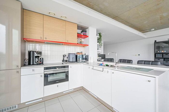 2 Bedroom Flat For Sale In Tidal Basin Road, Docklands, London, E16