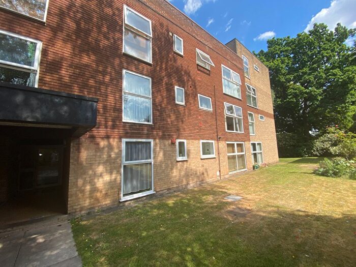 2 Bedroom Flat For Sale In Friary Close, Hamstead Hall Road, Birmingham, B20