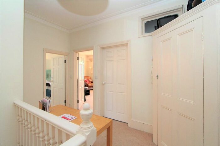 3 Bedroom Flat To Rent In Creffield Road, London, W3