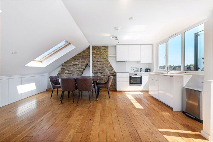 1 Bedroom Flat For Sale In Eckstein Road, SW11