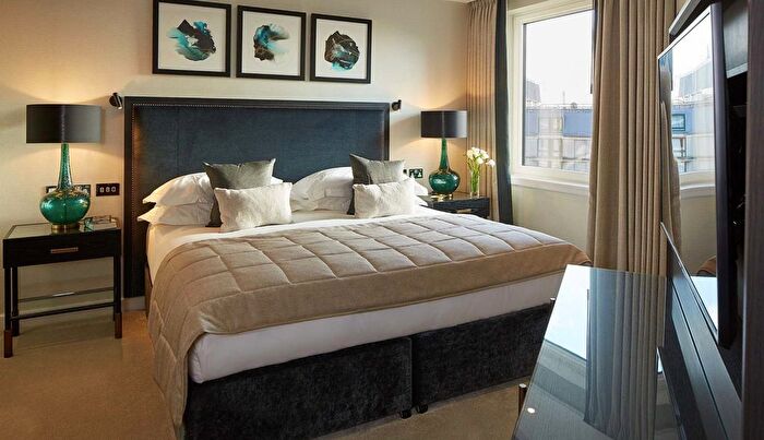 1 Bedroom Flat To Rent In Gloucester Park Apartments, Ashburn Place, London, SW7