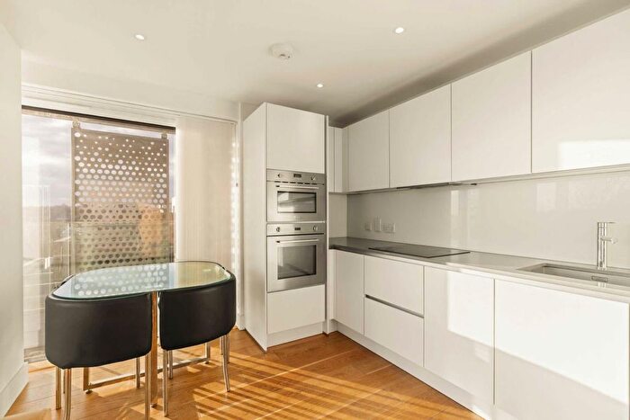 1 Bedroom Flat For Sale In Acton Walk, Whetstone, N20