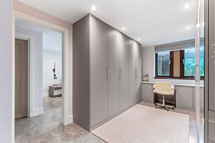3 Bedroom Flat For Sale In Chasewood Park, Sudbury Hill, Harrow, HA1