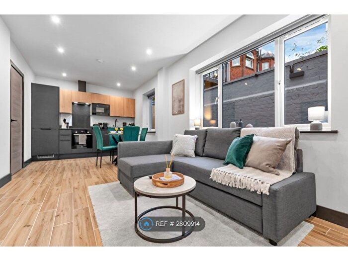 1 Bedroom Flat To Rent In High Road, London, N12