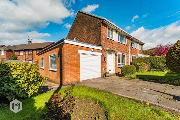 3 Bedroom Semi Detached House For Sale In Grindsbrook Road, Radcliffe, M26