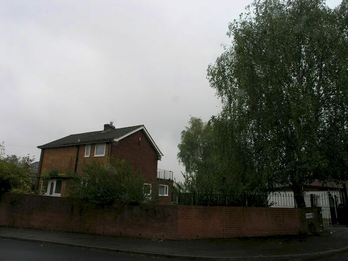 3 Bedroom Detached House To Rent In Hickman Street, Stourbridge, DY9